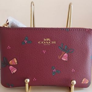 New Coach Zip Wristlet